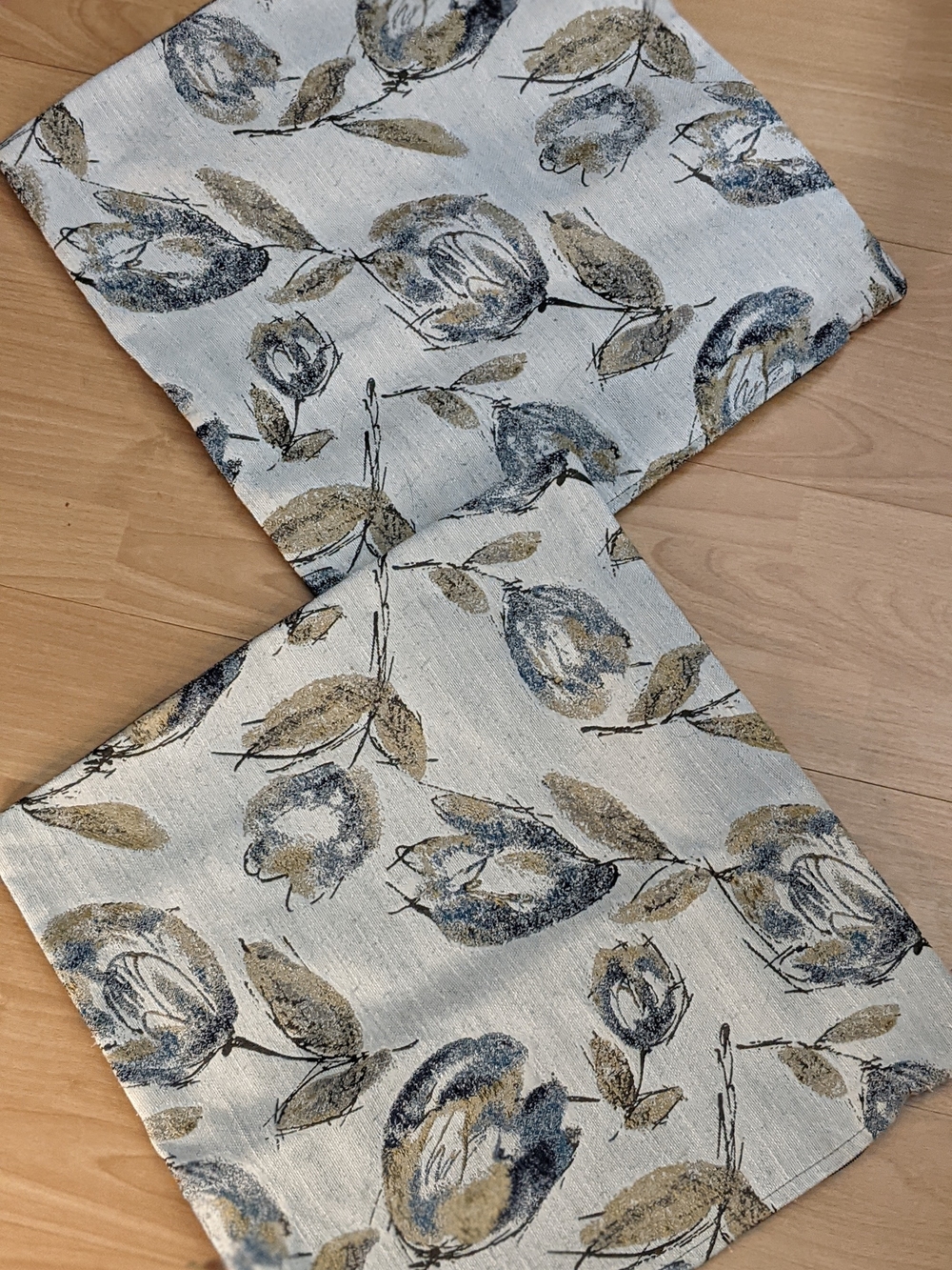 SUMMER SALE 3 ITEMS FOR 20$ Floral T Pillow Covers -  Came With new  Sofa